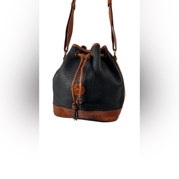 Genuine vintage DOONEY & BOURKE black drawstring leather bucket bag - Picture 3 of 15